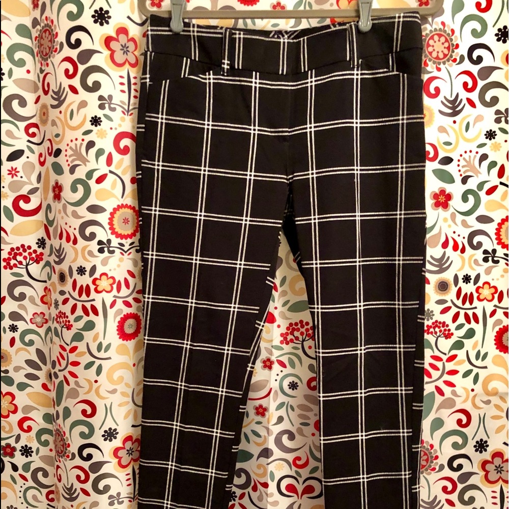 New York and Company Crop pants.